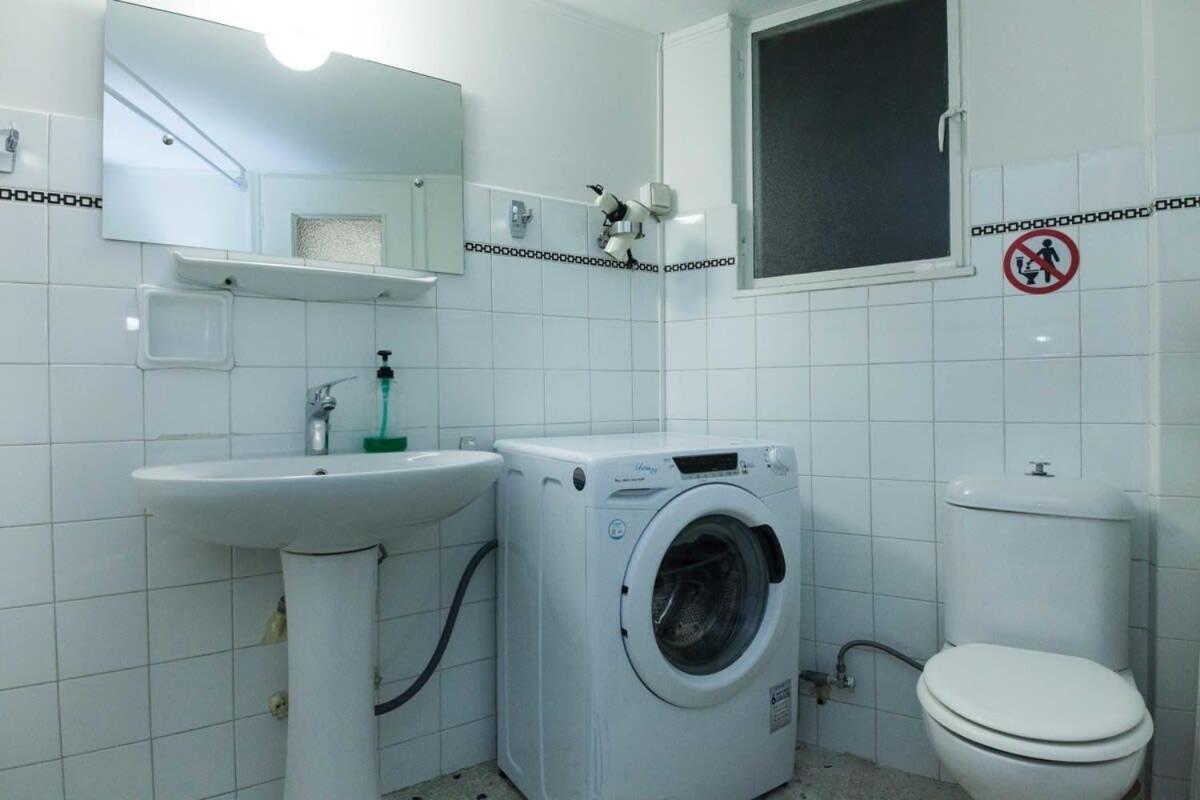 Charming Vintage 2Br Apartment With Balcony In Koukaki Athens Luaran gambar