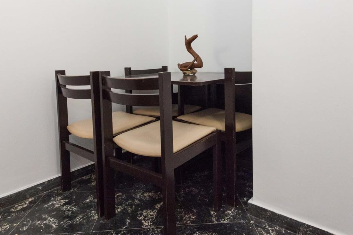 Charming Vintage 2Br Apartment With Balcony In Koukaki Athens Luaran gambar