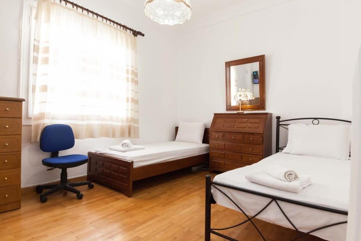 Charming Vintage 2Br Apartment With Balcony In Koukaki Athens Luaran gambar